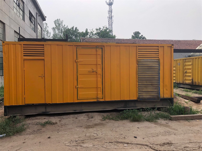 满城柴油发电机如何判断新机油是否已经完全充满机油滤清器？