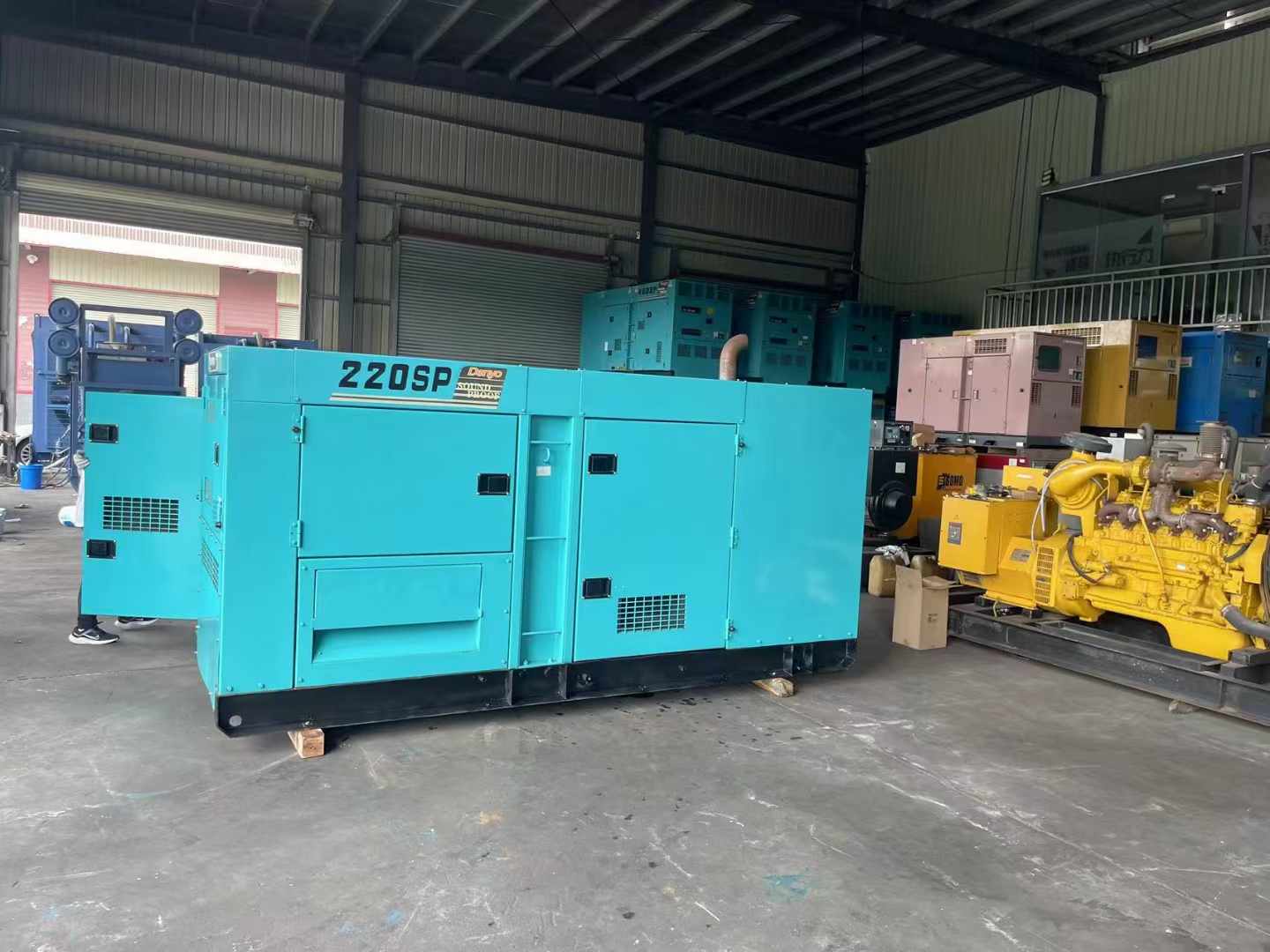 满城800kW 柴油发电机的输出电流波动范围是多少？