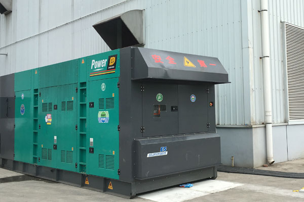 满城燃油滤清器的更换流程是怎样的？