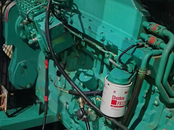 满城如何确定新的发电机组控制系统是否与原系统兼容？