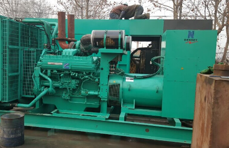 满城发电机组如何判断水冷式机油散热器内部是否需要清洗？