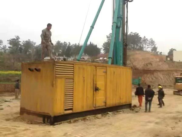 满城如何判断水冷式机油散热器密封件是否需要更换？